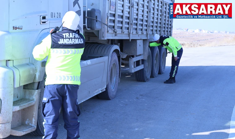 Polis kış lastiği uygulaması yaptı