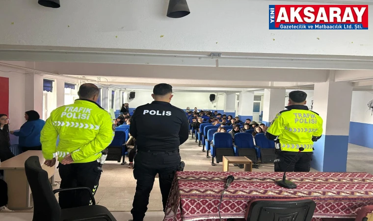 TRAFİK KURALLARINA UYMAK, YAŞAMA SIMSIKI SARILMAKTIR Öğrencilere kural eğitimi