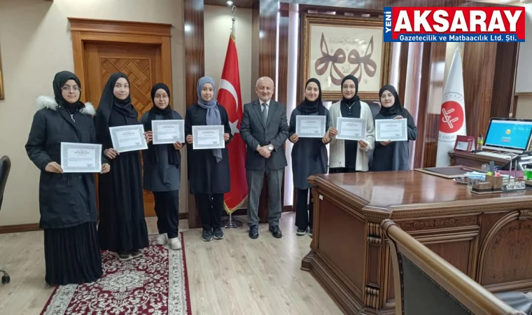Hafızlığını tamamlayan öğrencilere ‘Onur Belgesi’ verildi