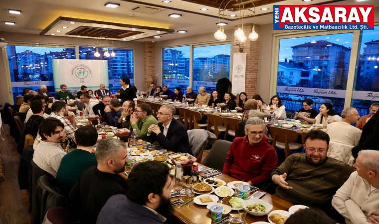 Aile He­kim­le­ri iftar ye­me­ğin­de bu­luş­tu