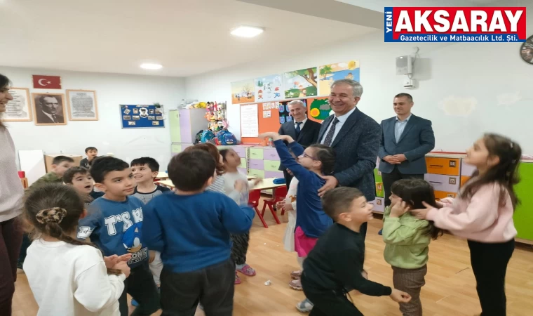 Miniklerin okulunda inceleme yaptı