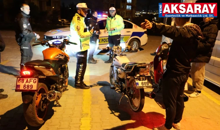 Motosikletli gençlere abartı egzoz baskını
