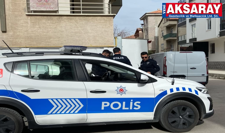 Sokaklarda devriye gezen polis kuş uçurmuyor