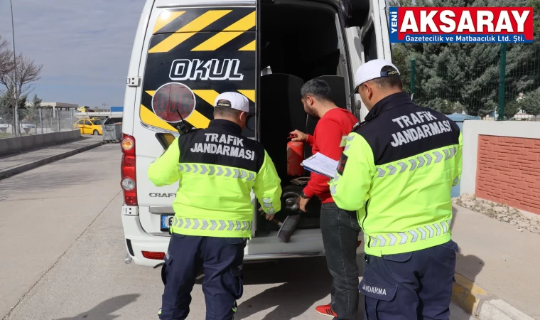 Jandarma ekipleri okul servislerini denetledi