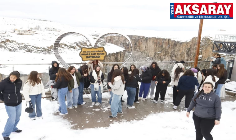Öğrenciler Ihlara Vadisi’nde kartopu oynadı