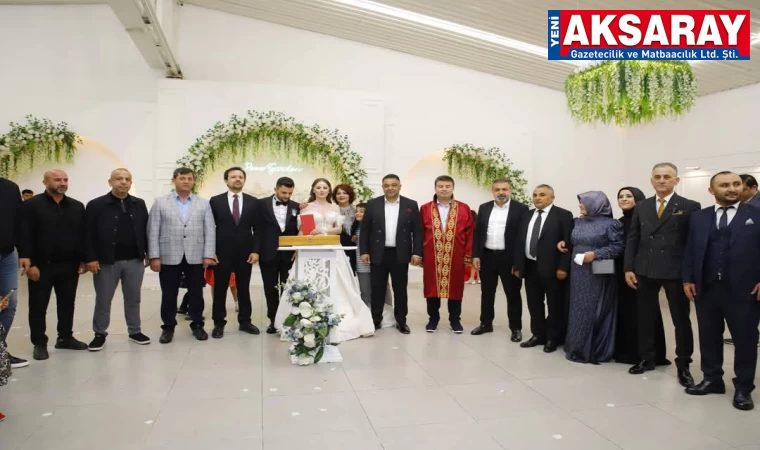 Mutluluğa ortak oldular