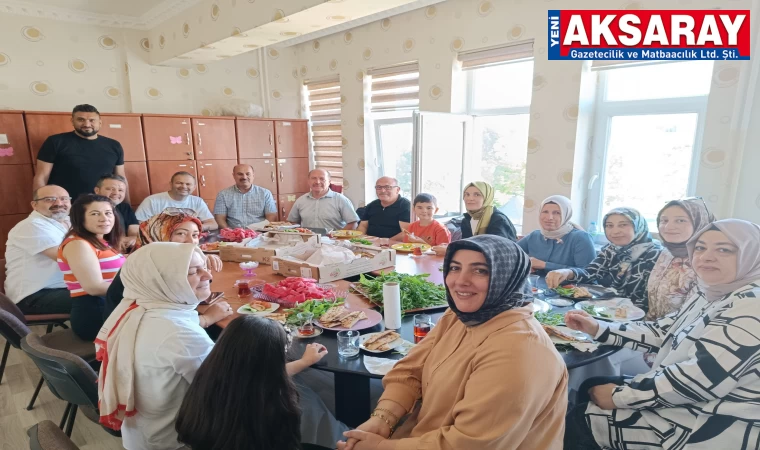 Yıl sonu etkinliğinde bir araya geldiler
