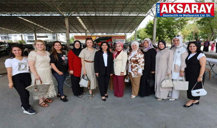 Aşure ikramında kadın dayanışması