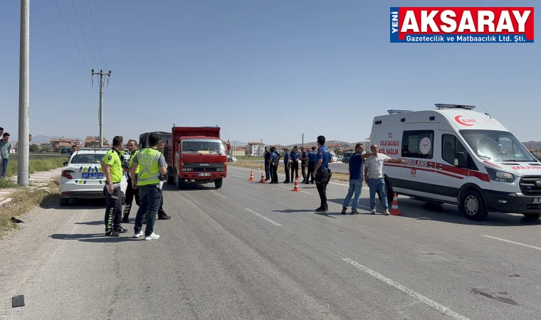 Dur ihtarına uymayan motosikletli polise çarptı