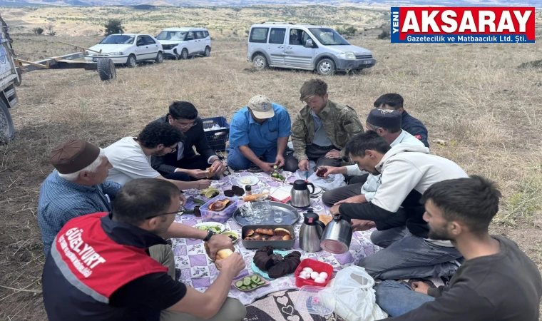 Hasat işçileriyle kahvaltıda buluştu