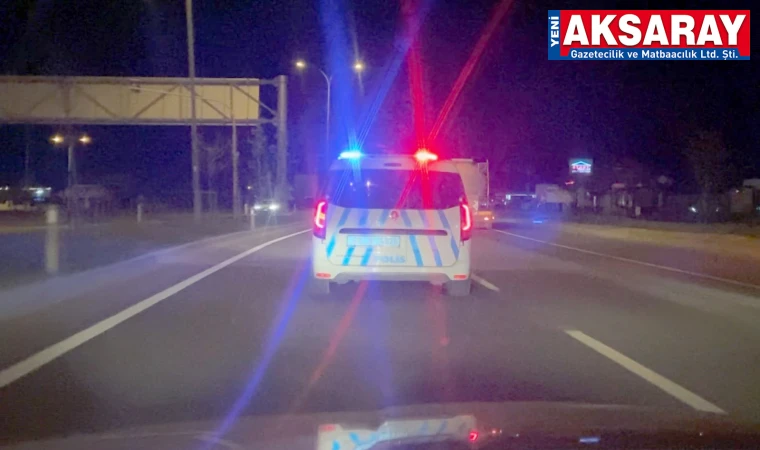 Lastiği patlamasına rağmen kaçtı