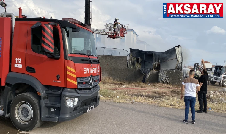 Yapı malzeme deposunda yangın paniği