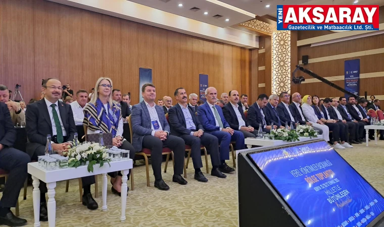 Yerel yönetimler toplantısına katıldı