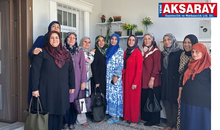 AK Kadınlar kapı kapı dolaşarak üye kazandırıyor