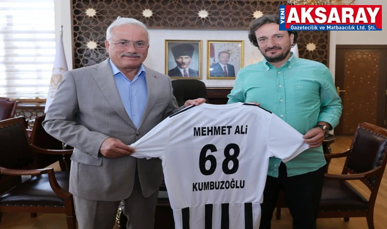 Aksarayspor forması hediye edildi