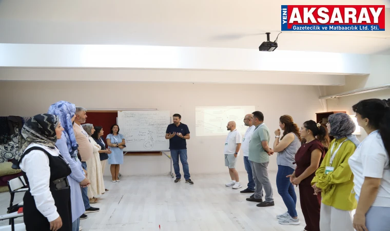 Matematik öğretmenleri yaratıcı drama eğitimine başladı