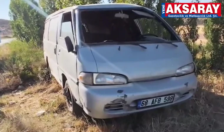 Virajı alamayan kamyonet takla attı: 2 YARALI