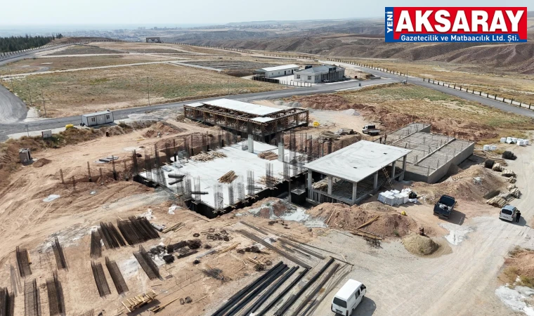 Yeni mezarlıkta külliye inşaatı hızla yükseliyor