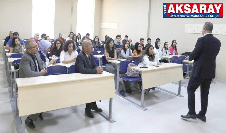 Diş Hekimliği Fakültesinde ilk ders Rektör Arıbaş’tan