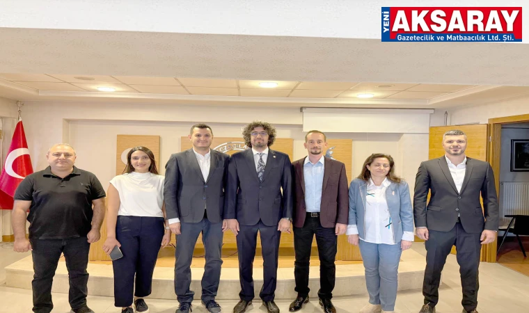 Eczacı Aksay yeniden Başkan