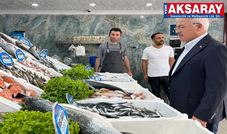 Hafta sonlarını esnaf ziyaretlerine ayırdı