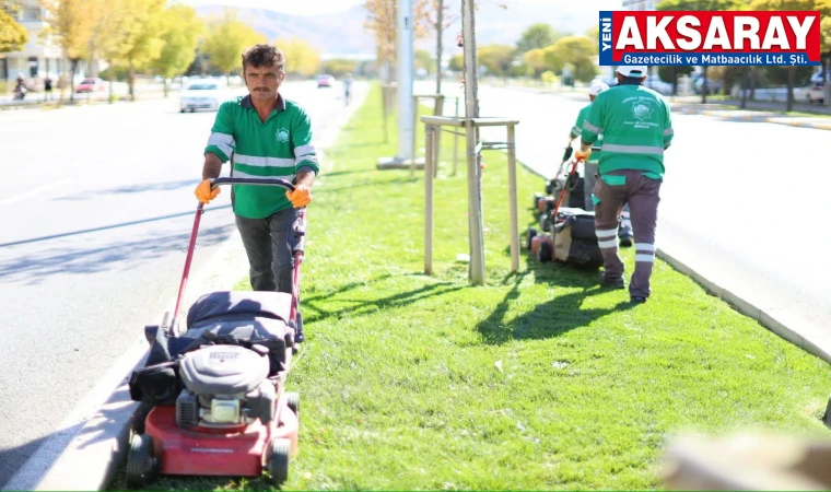 Haftaya yeşil alanların çalışması ile başladılar