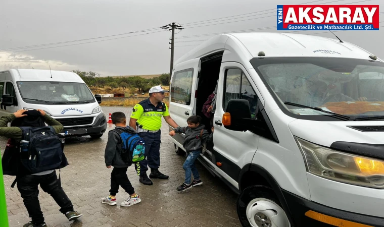 Jandarma okul servislerine göz açtırmıyor