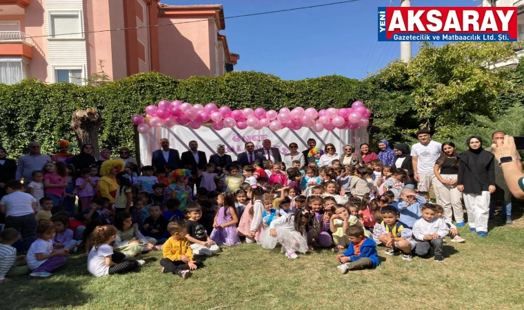 Minikler için okul öncesi şenliği