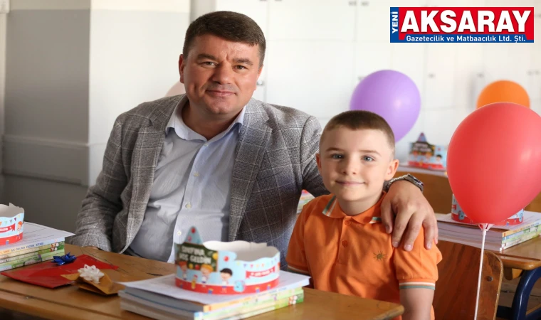 Okula başlayan oğlunun heyecanına ortak oldu