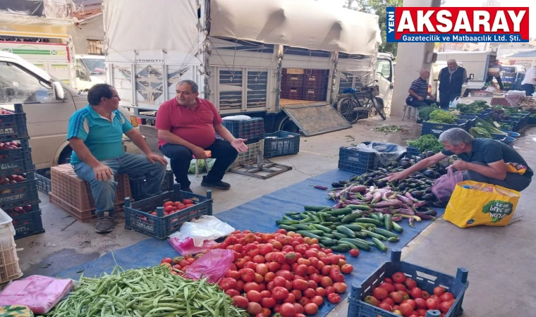 Pazar tezgahlarında ürün bolluğu