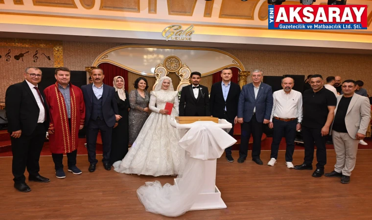 Sena ile Mustafa Evlendiler
