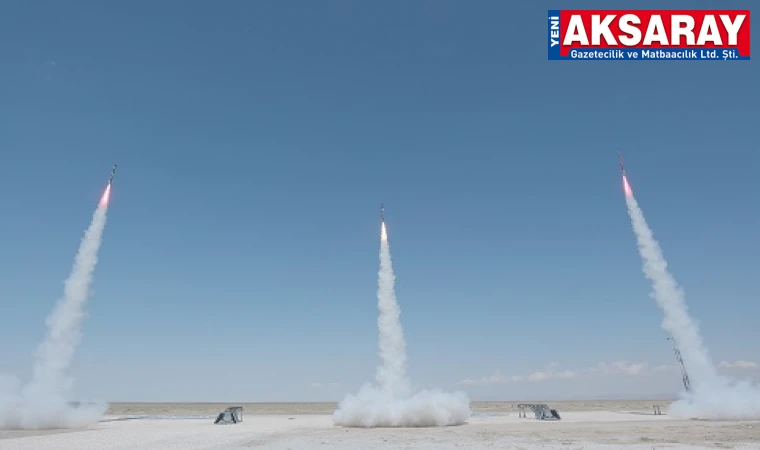 TEKNOFEST ROKET YARIŞMASI  Üç ayrı roket aynı anda ateşlendi