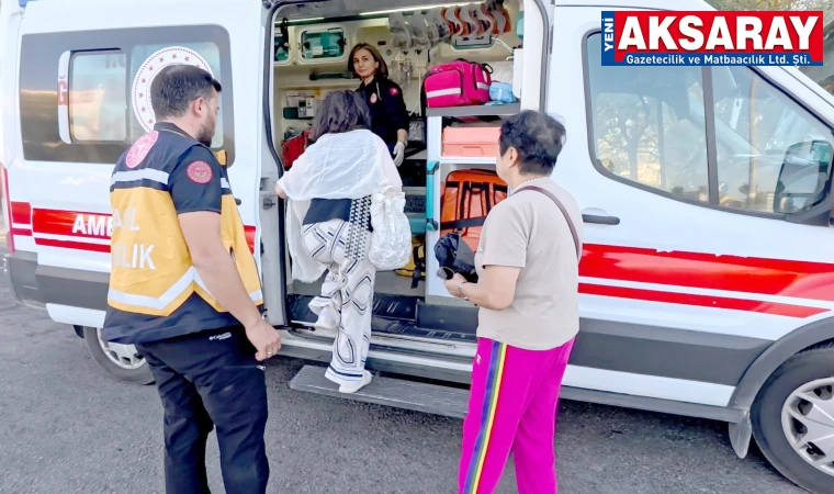 TURİSTLERİ TAŞIYAN MİDİBÜSE TIR ÇARPTI: 5 Turist yaralandı