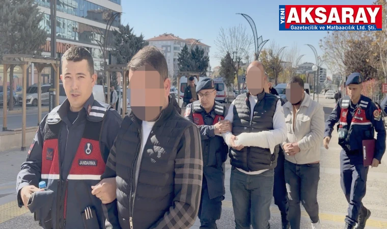 ALKOLLÜ SÜRÜCÜ VE YAKINLARI Polise yumrukla saldırdılar