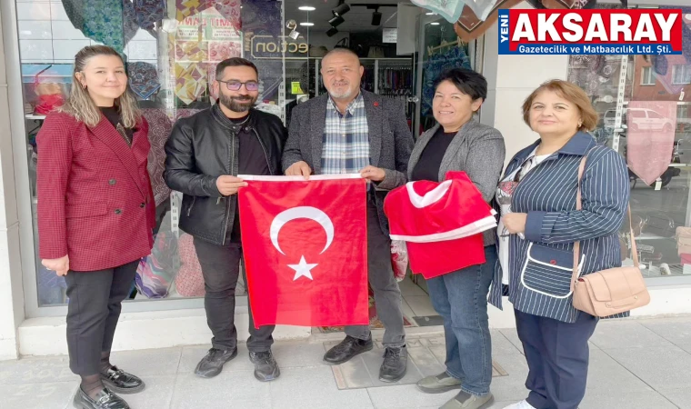 CHP’den esnafa 1923 adet bayrak dağıtımı