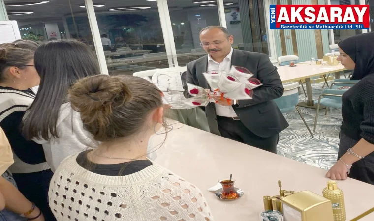 DÜNYA KIZ ÇOCUKLARI GÜNÜ Kız çocuklarına kırmızı gül