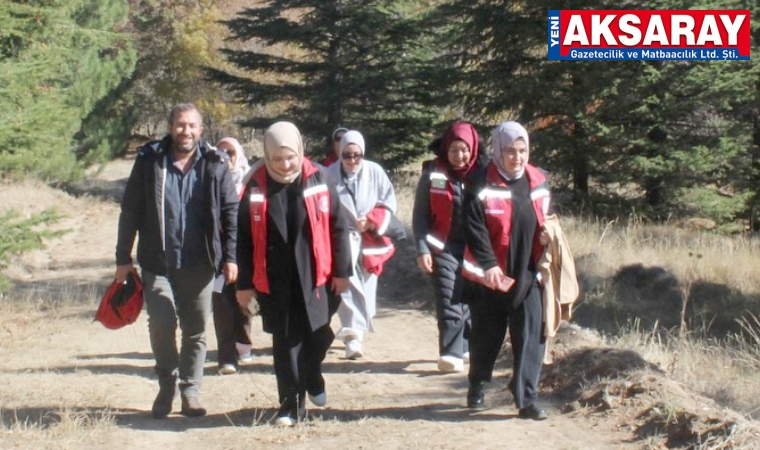 Ekecik ormanlarında “Doğayı Koru, Aileni Sev” yürüyüşü