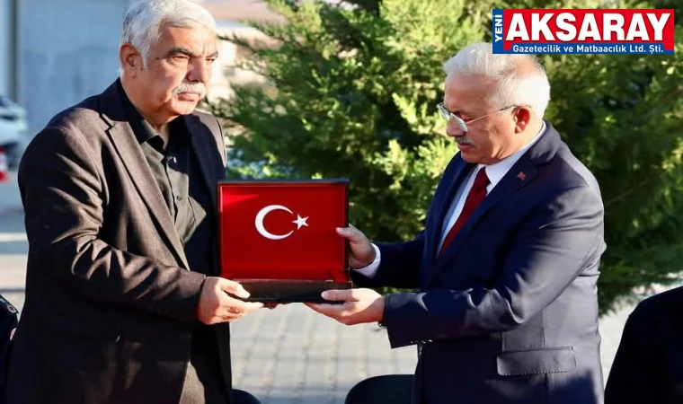 Şehitlere mevlid, yakınlarına plaket