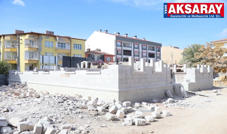 Tarihi konağın duvarları örülüyor