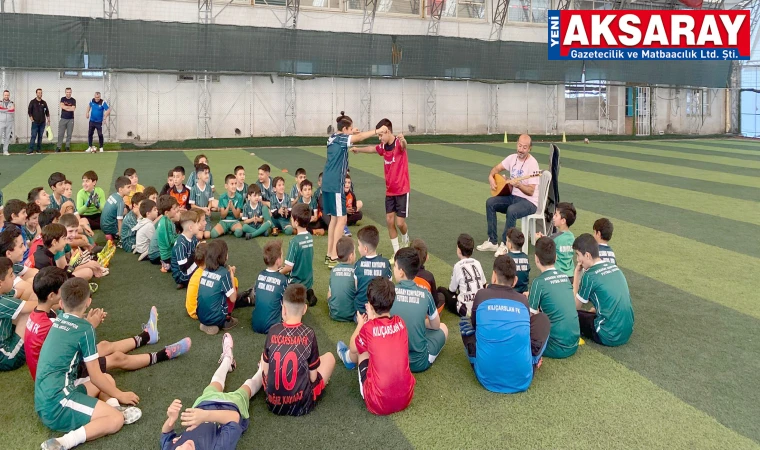 Türküler ile futbol