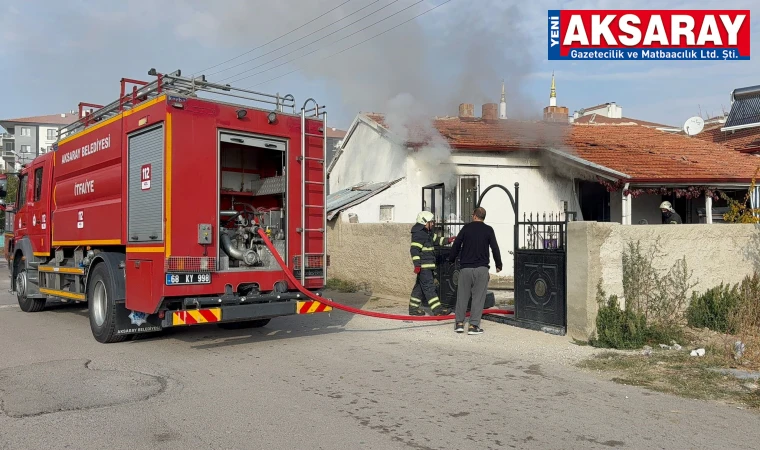 Annesinin evini ateşe verip kaçtı