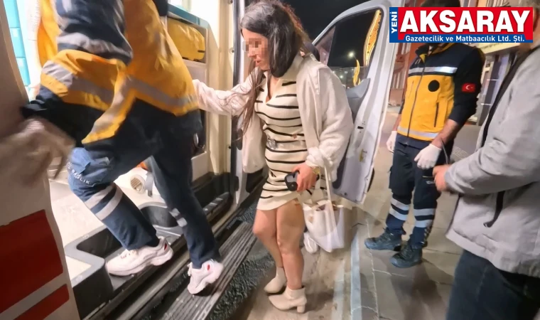 Erkek arkadaşının görüştüğü kadını bıçakladı