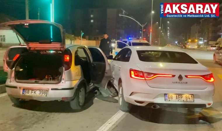Alkollü sürücü makam aracına çarptı
