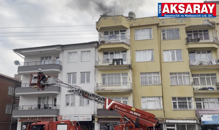 Çatı katındaki kömürlükte yangın paniği