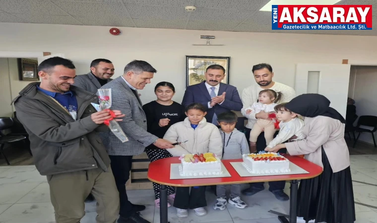 Günün anısına pasta kestiler