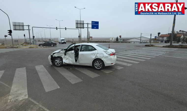 Tır ile otomobil çarpıştı 5 YARALI