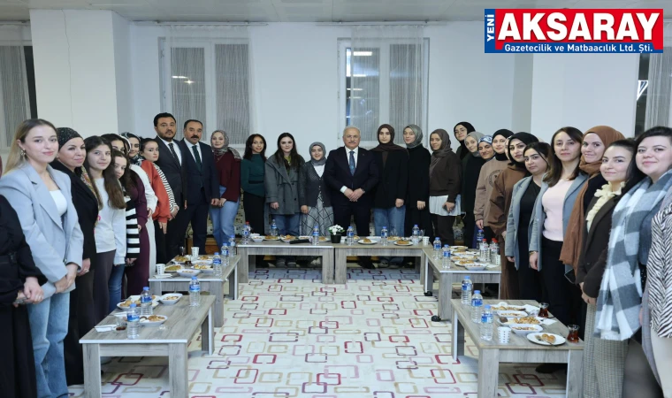 ÜNİVERSİTELİ GENÇLERE SÜRPRİZ ZİYARET Sizlerle büyük bir aileyiz