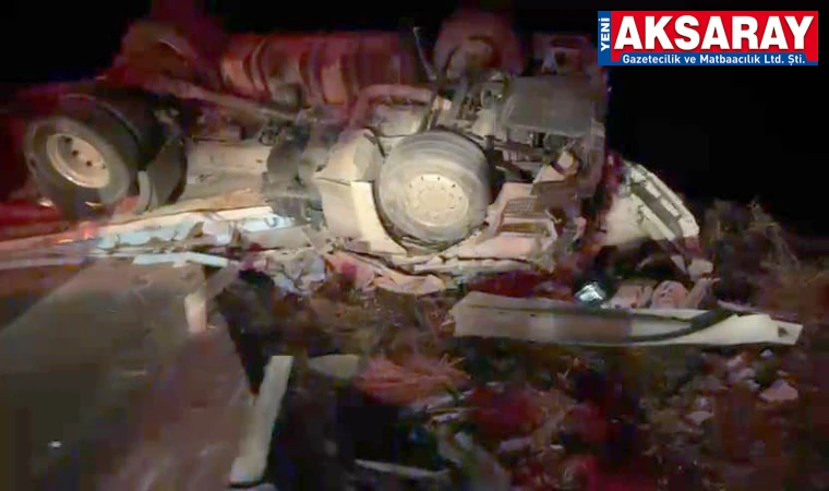 Devrilen tırın sürücüsü hayatını kaybetti