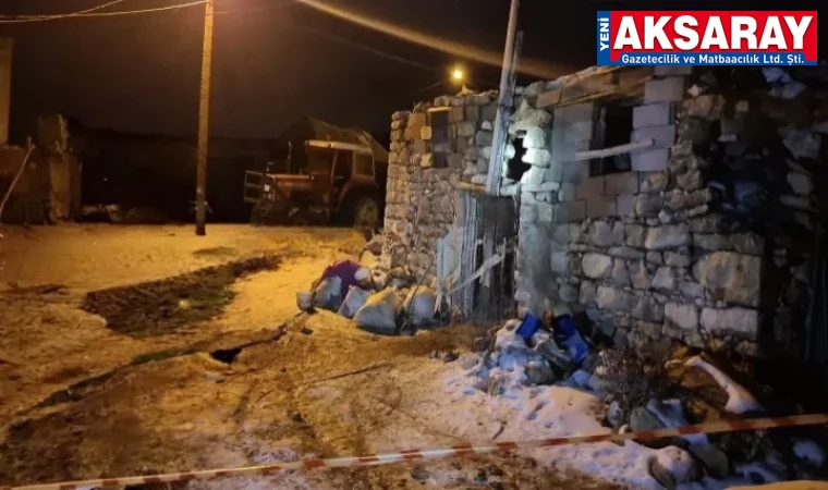 NURGÖZ KÖYÜ’NDE Ahır çatısı çöktü, hayvanlar mahsur kaldı