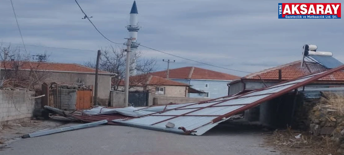 Ozancık Köyü’nde çatı uçtu
